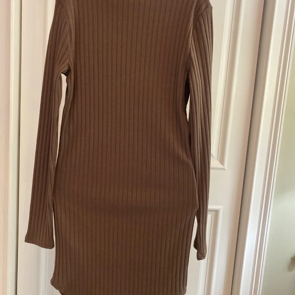 Forever 21 mock neck dress - Picture 4 of 4